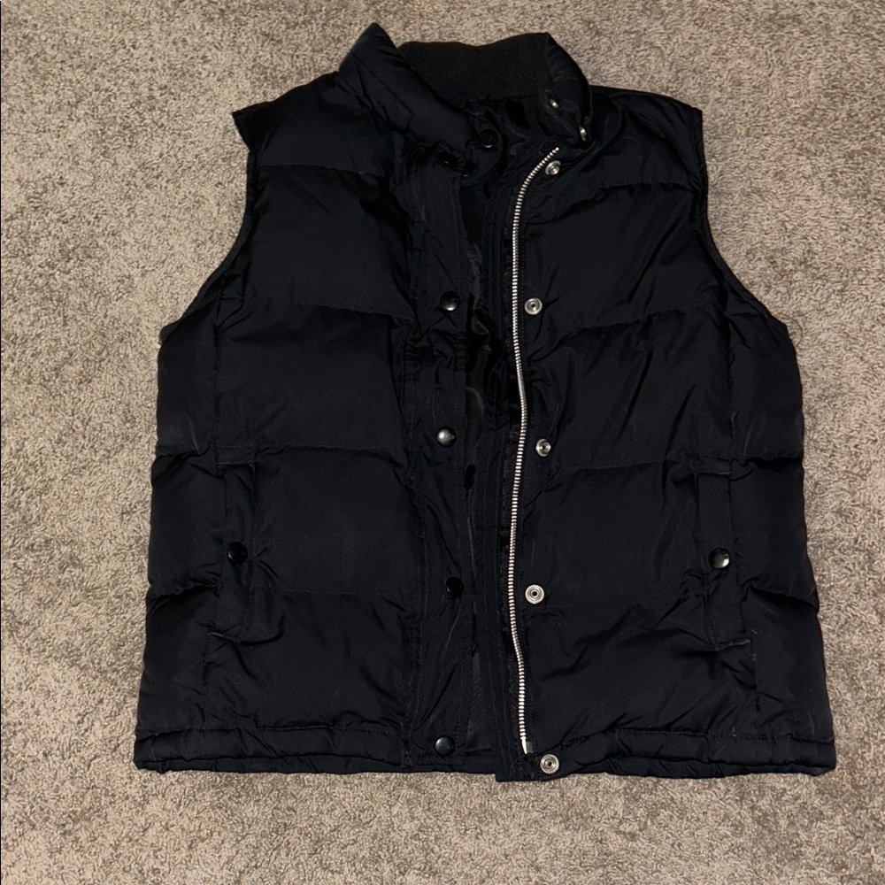 GAP Women’s Dark Puffer Vest